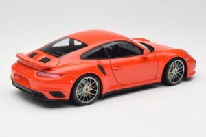 Porsche 911 991 Turbo S Lava Orange Minichamps 1:18 110067120 Metal - imagem 3 de 8