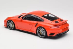 Porsche 911 991 Turbo S Lava Orange Minichamps 1:18 110067120 Metal - imagem 7 de 8