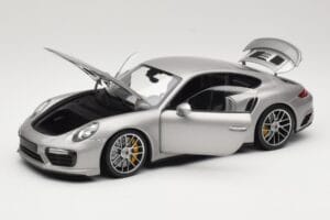 Porsche 911 991 Turbo S Prata Minichamps 1:18 113067126 Metal - imagem 2 de 8