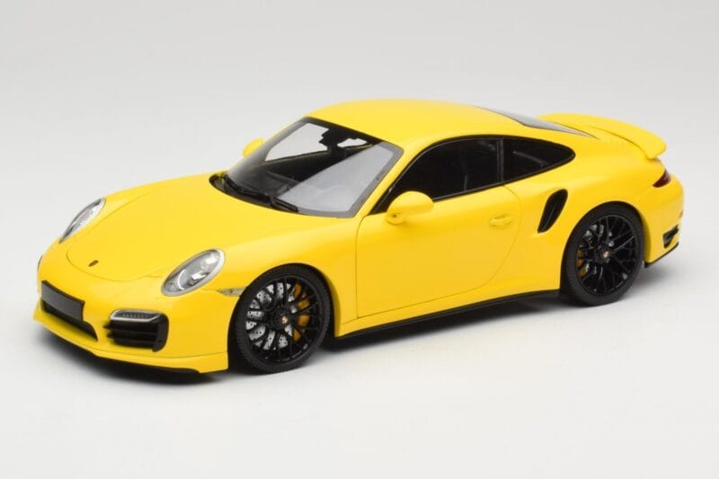Porsche 911 991 Turbo S Amarelo Com Jantes Pretas Minichamps 1:18 110062321 Metal