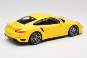 Porsche 911 991 Turbo S Amarelo Com Jantes Prateadas Minichamps 1:18 110062322 Metal - imagem 3 de 8