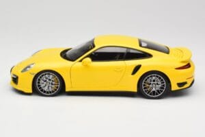 Porsche 911 991 Turbo S Amarelo Com Jantes Prateadas Minichamps 1:18 110062322 Metal - imagem 4 de 8