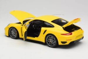 Porsche 911 991 Turbo S Amarelo Com Jantes Prateadas Minichamps 1:18 110062322 Metal - imagem 7 de 8