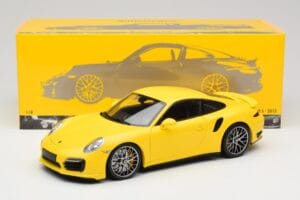 Porsche 911 991 Turbo S Amarelo Com Jantes Prateadas Minichamps 1:18 110062322 Metal - imagem 8 de 8