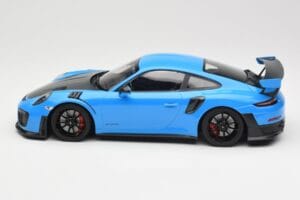 Porsche 911 991.2 GT2 RS Azul com Jantes Pretas Minichamps 1:18 155068308 Metal - imagem 3 de 6