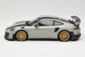 Porsche 911 991.2 GT2 RS Chalk Weissach Package Jantes Douradas Minichamps 1:18 155068304 Metal - imagem 3 de 6