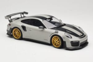 Porsche 911 991.2 GT2 RS Chalk Weissach Package Jantes Douradas Minichamps 1:18 155068304 Metal - imagem 4 de 6