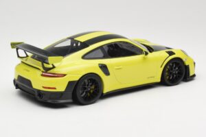 Porsche 911 GT2 RS 991.2 Weissach Package Verde Jantes Pretas Minichamps 1:18 155068300-1 Metal - imagem 2 de 6