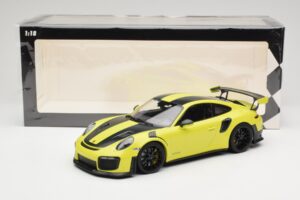 Porsche 911 GT2 RS 991.2 Weissach Package Verde Jantes Pretas Minichamps 1:18 155068300-1 Metal - imagem 6 de 6