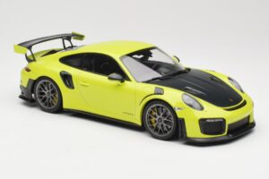 Porsche 911 991.2 GT2 RS Verde Lima com Jantes Prateadas Minichamps 1:18 155068309 Metal - imagem 4 de 6