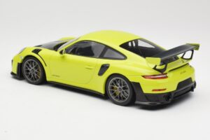 Porsche 911 991.2 GT2 RS Verde Lima com Jantes Prateadas Minichamps 1:18 155068309 Metal - imagem 5 de 6