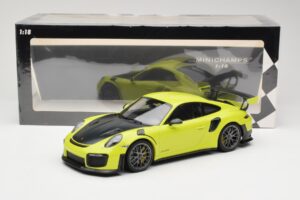 Porsche 911 991.2 GT2 RS Verde Lima com Jantes Prateadas Minichamps 1:18 155068309 Metal - imagem 6 de 6
