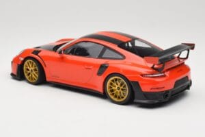 Porsche 911 991.2 GT2 RS Laranja Weissach Package Jantes Douradas Minichamps 1:18 155068305 Metal - imagem 5 de 6