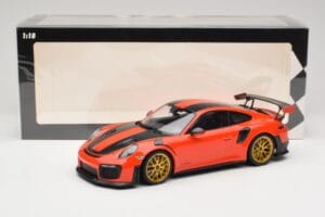 Porsche 911 991.2 GT2 RS Laranja Weissach Package Jantes Douradas Minichamps 1:18 155068305 Metal - imagem 6 de 6