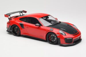 Porsche 911 GT2 RS 991.2 Vermelho Jantes Pretas Minichamps 1:18 155068307 Metal - imagem 4 de 6