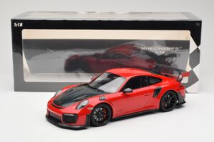 Porsche 911 GT2 RS 991.2 Vermelho Jantes Pretas Minichamps 1:18 155068307 Metal - imagem 6 de 6