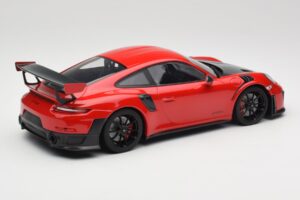 Porsche 911 GT2 RS 991.2 Vermelho Jantes Pretas Minichamps 1:18 155968307 Metal - imagem 2 de 6