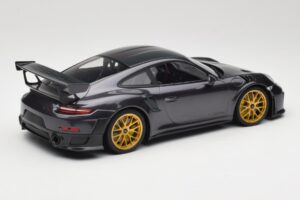 Porsche 911 991.2 GT2 RS Weissach Package Purple Metallic Com Rodas de Magnésio Douradas Minichamps 1:18 153068322 Metal - imagem 2 de 6