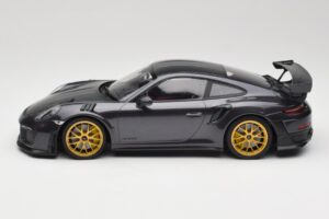 Porsche 911 991.2 GT2 RS Weissach Package Purple Metallic Com Rodas de Magnésio Douradas Minichamps 1:18 153068322 Metal - imagem 3 de 6