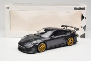 Porsche 911 991.2 GT2 RS Weissach Package Purple Metallic Com Rodas de Magnésio Douradas Minichamps 1:18 153068322 Metal - imagem 6 de 6