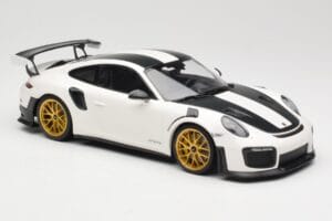 Porsche 911 991.2 GT2 RS Weissach Package Branco Com Jantes Douradas Minichamps 1:18 153068308 Metal - imagem 4 de 6
