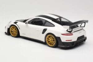Porsche 911 991.2 GT2 RS Weissach Package Branco Com Jantes Douradas Minichamps 1:18 153068308 Metal - imagem 5 de 6