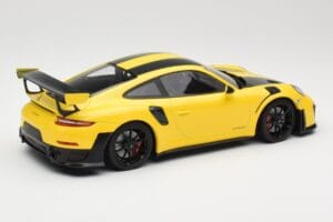 Porsche 911 991.2 GT2 RS Weissach Package Amarelo com Jantes Pretas Minichamps 1:18 155068311 Metal - imagem 2 de 6