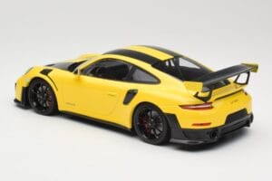 Porsche 911 991.2 GT2 RS Weissach Package Amarelo com Jantes Pretas Minichamps 1:18 155068311 Metal - imagem 5 de 6