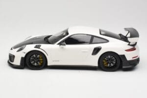 Porsche 911 991.2 GT2 RS Branco com Jantes Pretas Minichamps 1:18 155068310 Metal - imagem 3 de 6