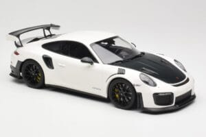 Porsche 911 991.2 GT2 RS Branco com Jantes Pretas Minichamps 1:18 155068310 Metal - imagem 4 de 6