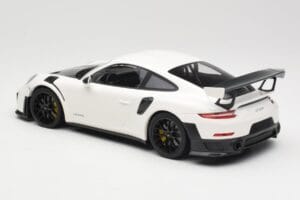 Porsche 911 991.2 GT2 RS Branco com Jantes Pretas Minichamps 1:18 155068310 Metal - imagem 5 de 6