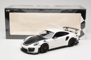 Porsche 911 991.2 GT2 RS Branco com Jantes Pretas Minichamps 1:18 155068310 Metal - imagem 6 de 6