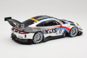 Porsche 911 991.2 GT3 R #17 Kues Team 75 Bernhard M. Christensen / K. Cairoli 24 Hours of Nurburgring 2018 Minichamps 1:18 15 - imagem 2 de 6