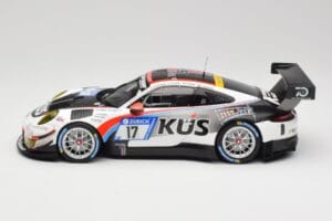 Porsche 911 991.2 GT3 R #17 Kues Team 75 Bernhard M. Christensen / K. Cairoli 24 Hours of Nurburgring 2018 Minichamps 1:18 15 - imagem 3 de 6
