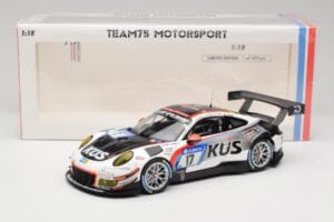 Porsche 911 991.2 GT3 R #17 Kues Team 75 Bernhard M. Christensen / K. Cairoli 24 Hours of Nurburgring 2018 Minichamps 1:18 15 - imagem 6 de 6