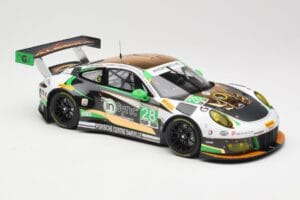 Porsche 911 991.2 GT3 R #28 Alegra Motorsports D. de Quesada / M. Morad Class Winners 24 Hours of Daytona 2017 Minichamps 1:1 - imagem 4 de 6