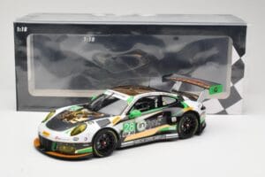 Porsche 911 991.2 GT3 R #28 Alegra Motorsports D. de Quesada / M. Morad Class Winners 24 Hours of Daytona 2017 Minichamps 1:1 - imagem 6 de 6