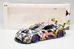 Porsche 911 991.2 GT3 R #8 Iron Force Ring Police 24 Hours Nürburgring 2019 Minichamps 1:18 153196088 Metal - imagem 6 de 6