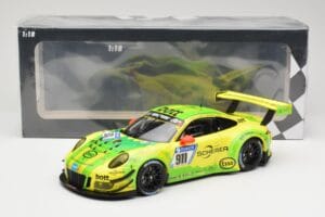 Porsche 911 991.2 GT3 R #911 Manthey Racing R. Dumas / F. Makowiecki 24 Hours of Nurburgring 2017 Minichamps 1:18 155176911 M - imagem 6 de 6