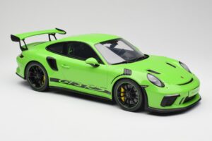 Porsche 911 991.2 GT3 RS Verde GT Spirit 1:12 GT917 Resina - imagem 4 de 6