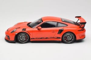 Porsche 911 991.2 GT3 RS Lava Orange & Jantes Prateadas Minichamps 1:18 155068225 Metal - imagem 3 de 6