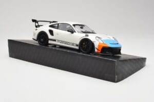 Porsche 911 991.2 GT3 RS Manthey Racing Branco & Azul & Laranja Minichamps 1:18 MR-911-GT3RS-1805 Metal - imagem 4 de 6