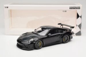 Porsche 911 991.2 GT3 RS Weissach Package Preto Jantes Magnesio Prateadas Minichamps 1:18 153068229 Metal - imagem 6 de 6