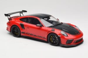 Porsche 911 991.2 GT3 RS Weissach Package Guards Red Jantes Pretas Minichamps 1:18 153068223 Metal - imagem 4 de 6
