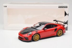 Porsche 911 991.2 GT3 RS Weissach Package Guards Red Jantes Magnesio Douradas Minichamps 1:18 153068236 Metal - imagem 6 de 6