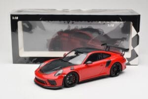 Porsche 911 991.2 GT3 RS Weissach Package Vermelho com Jantes Pretas Minichamps 1:18 155068230 Metal - imagem 6 de 6