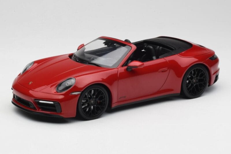 Porsche 911 992 Carrera 4 GTS Cabriolet Vermelho Minichamps 1:18 155063032 Metal