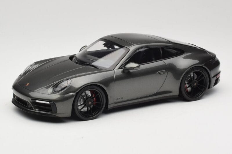 Porsche 911 992 Carrera 4 GTS Green Metallic Minichamps 1:18 155063101 Metal