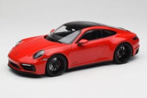Porsche 911 992 Carrera 4 GTS Vermelho Minichamps 1:18 155063100 Metal