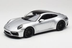 Porsche 911 992 Carrera 4 GTS Prata Minichamps 1:18 155063104 Metal